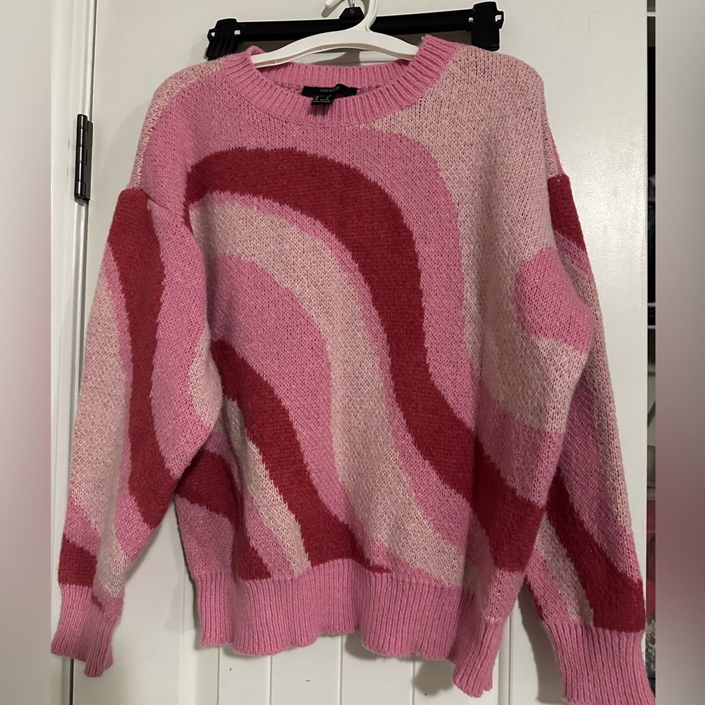 Forever 21 Abstract Print Drop- Sleeve Sweater. Size S
